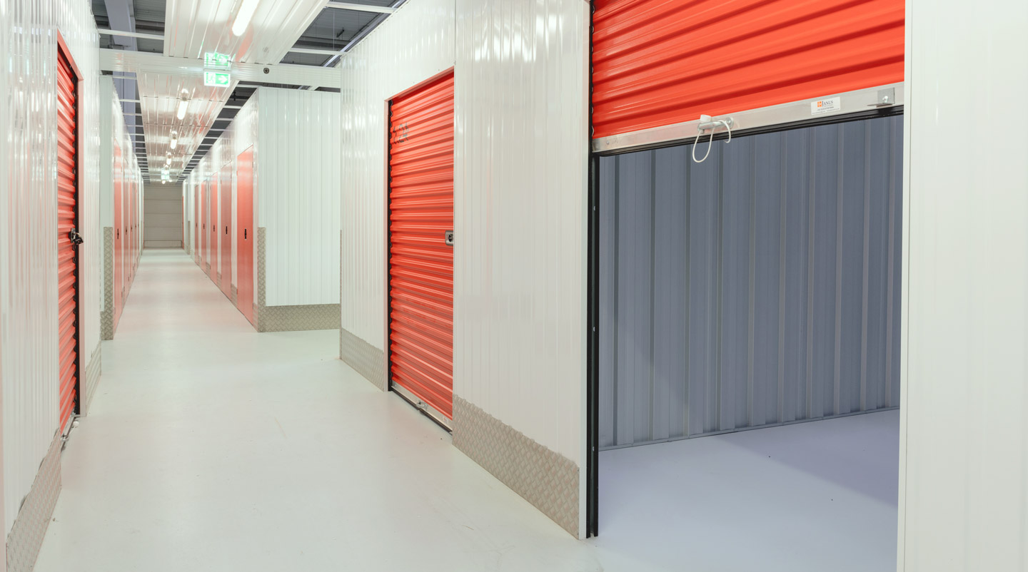 Sauberer Lagerraum zum Akten archivieren in Berlin