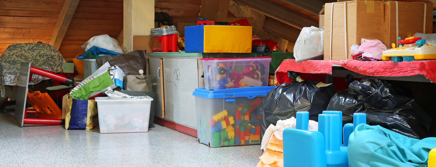 Lager auf Dachböden und in Kellerräumen