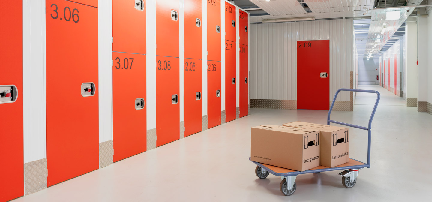 Transporthilfe mit Umzugskartons bei XXLAGER 